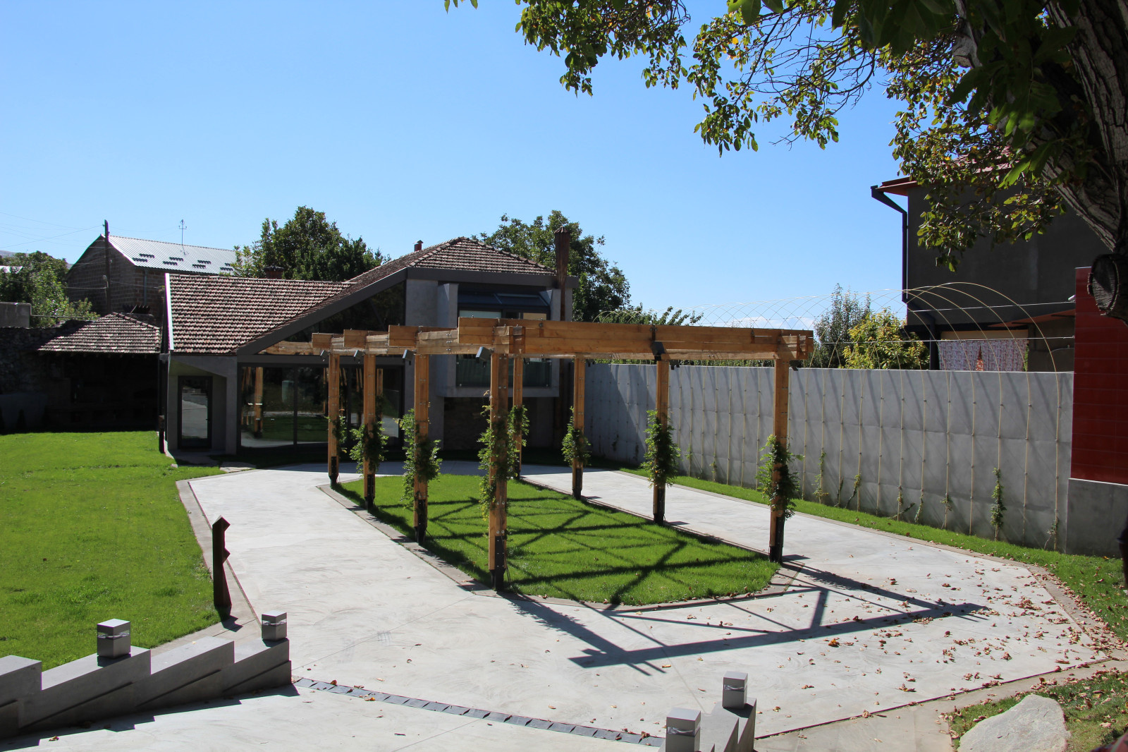 GUEST HOUSE