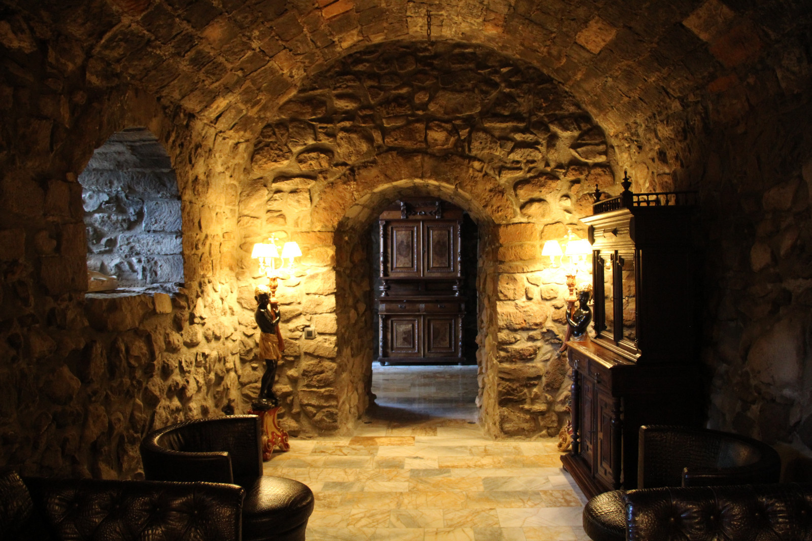 GUEST HOUSE