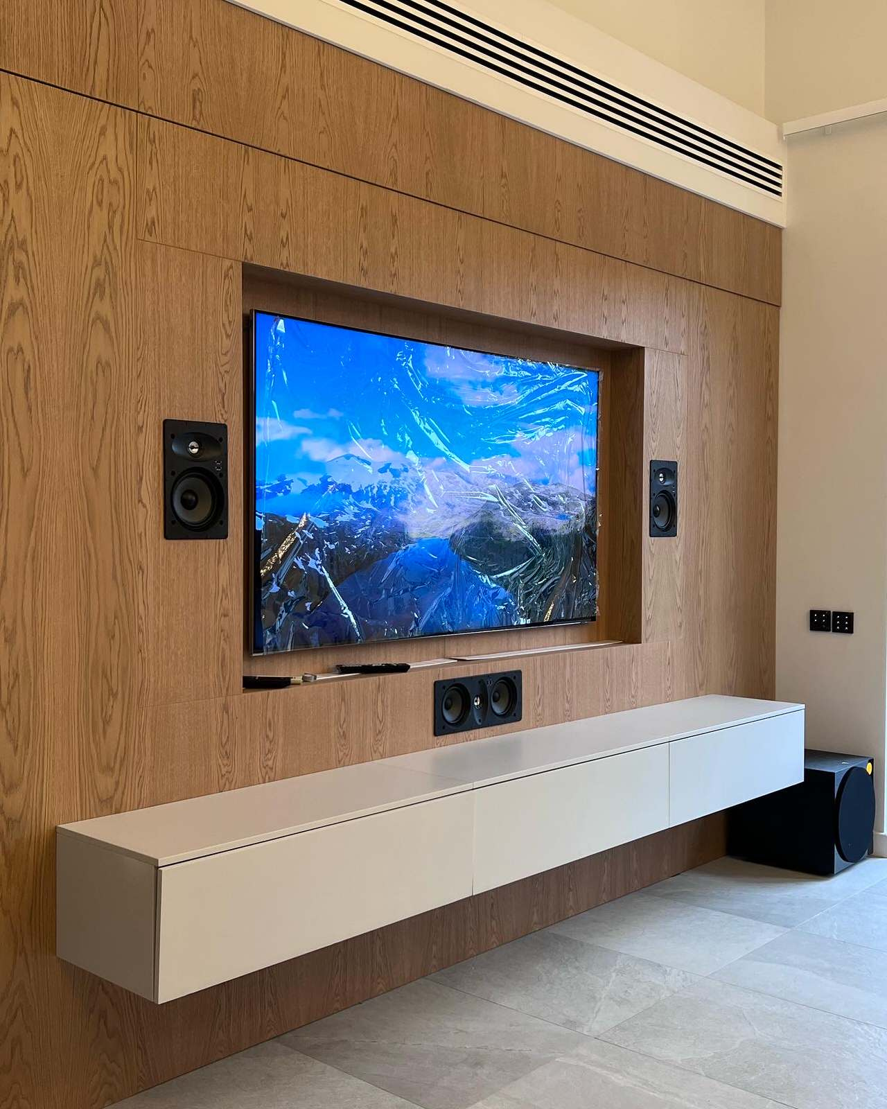 Обложка проекта: Hybrid home cinema