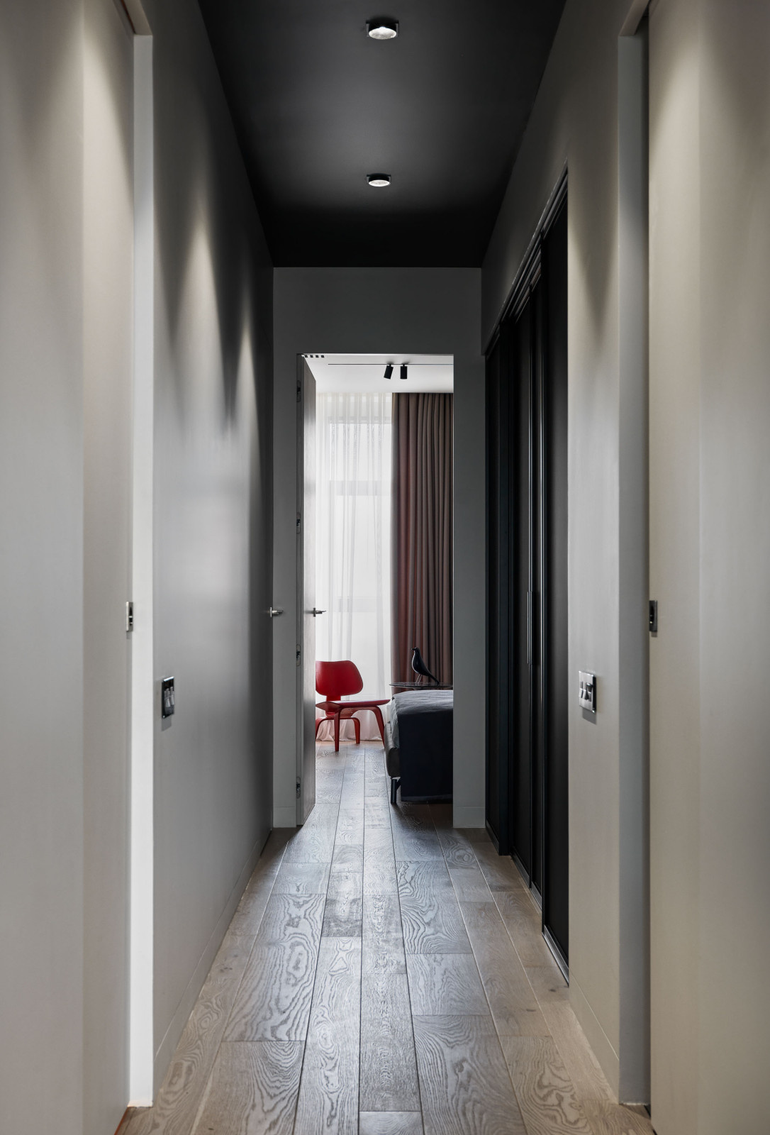 MONE //150 sq. m.