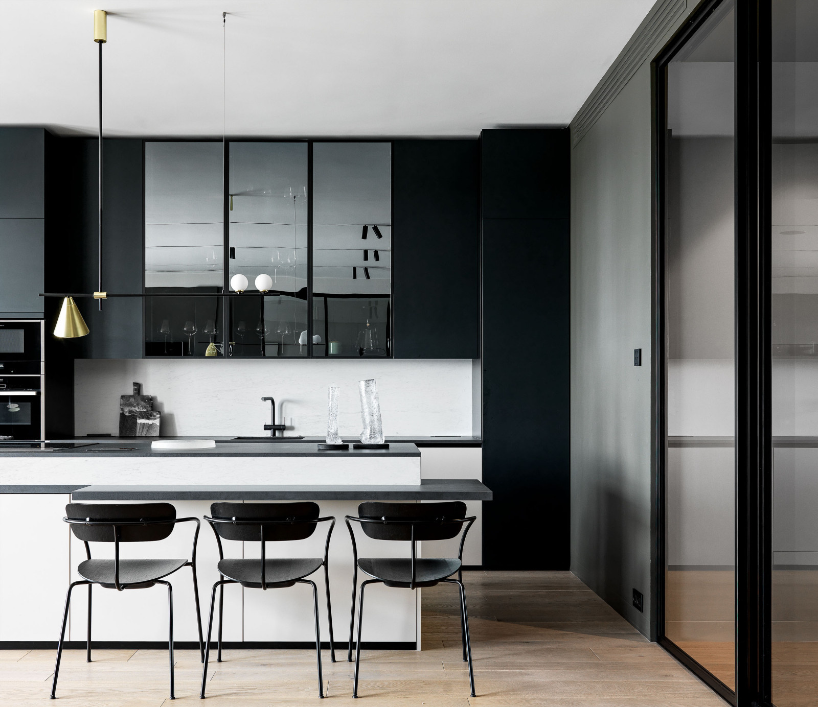 MONE //150 sq. m.