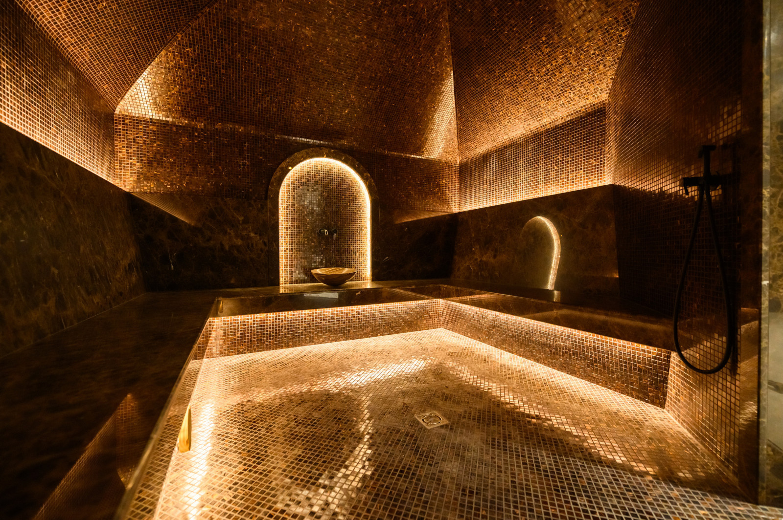 СПОРТИВНЫЙ КОМПЛЕКС С БАССЕЙНОМ И SPA-ЗОНОЙ В СОЧИ