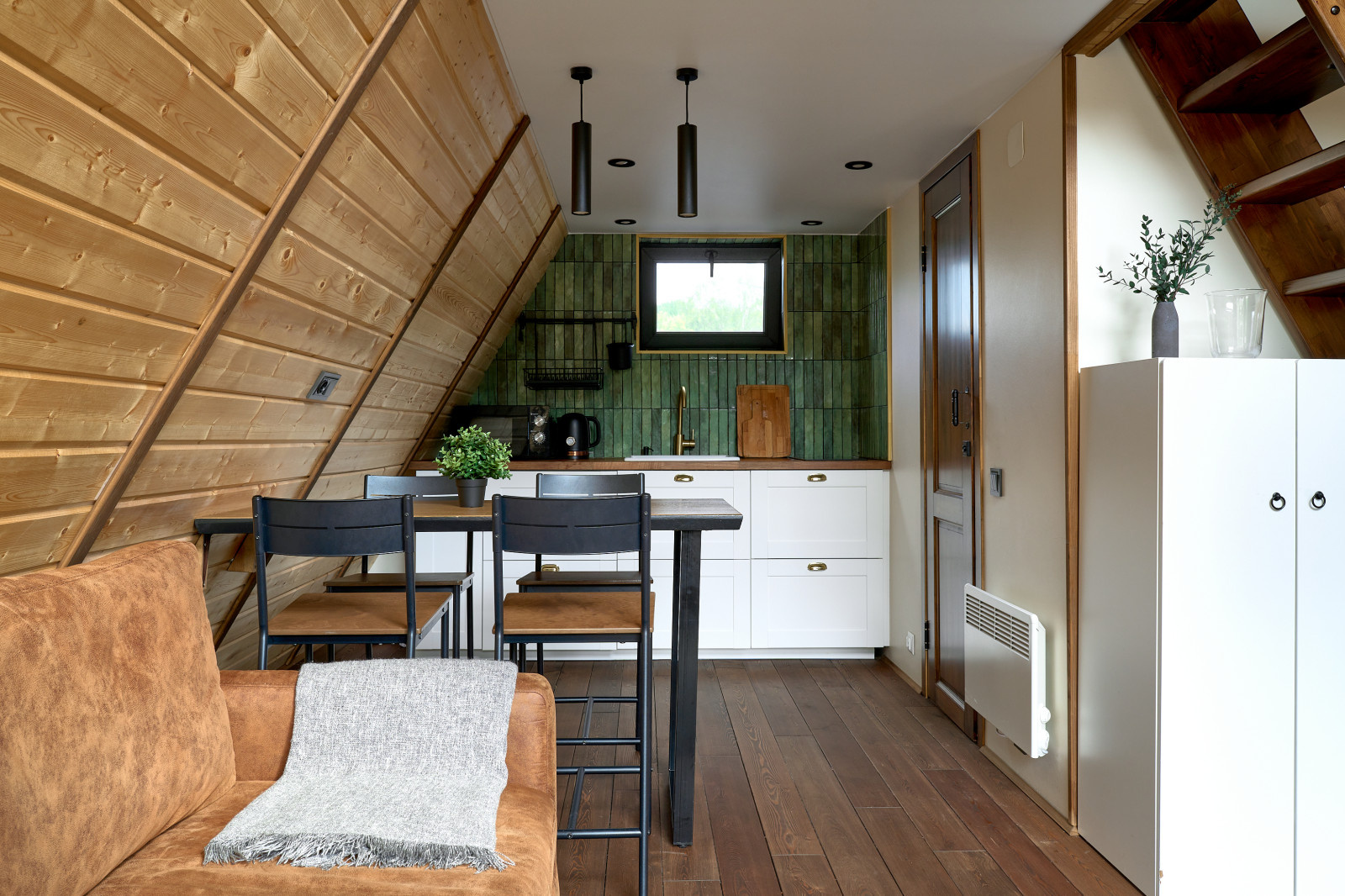 Обложка проекта: База отдыха Convallaria Chalet