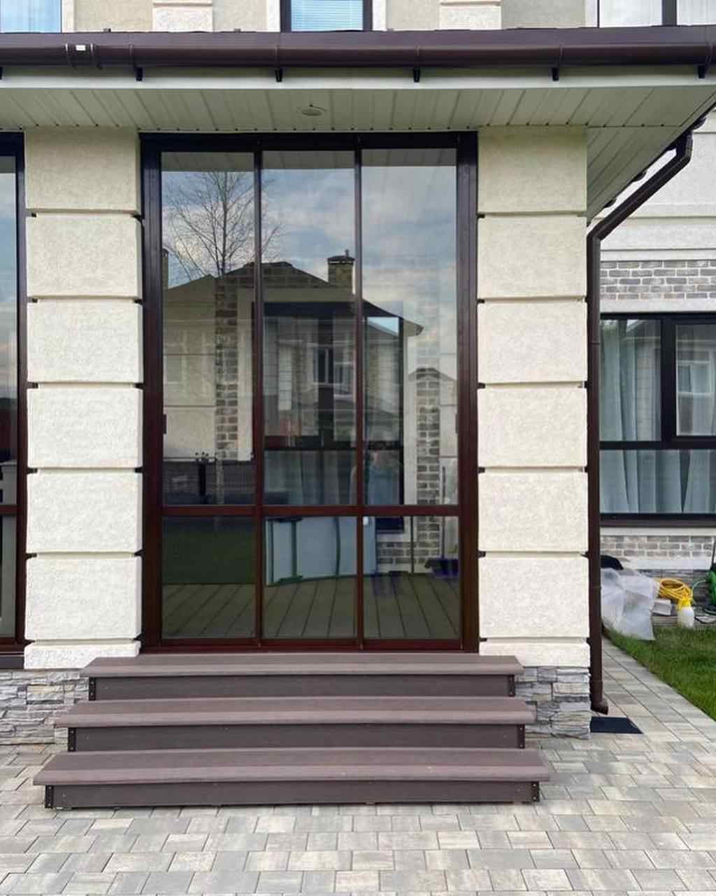 Раздвижное остекление веранды Люксист