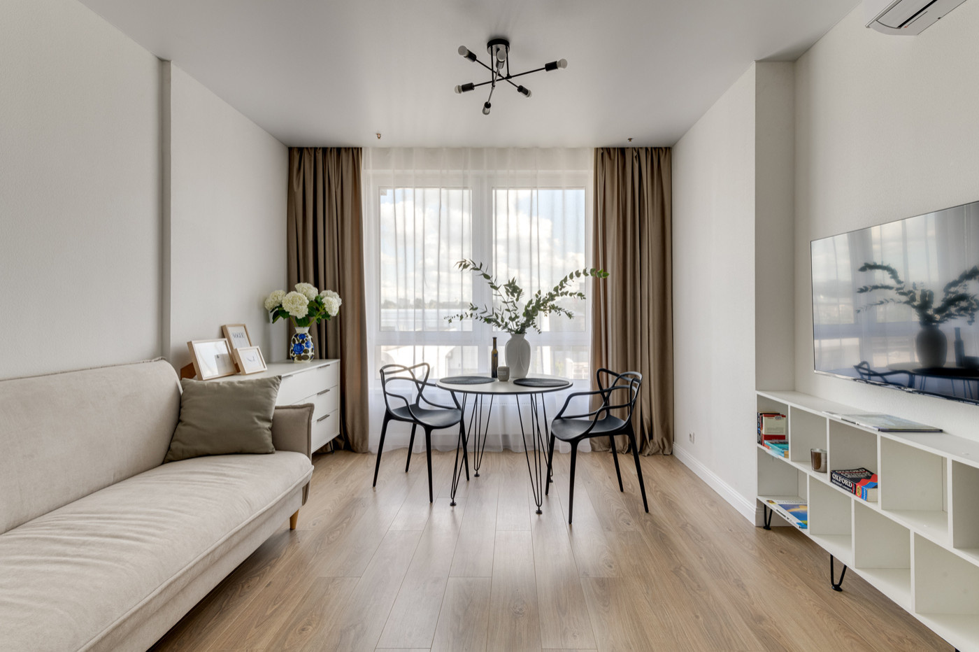 Light one bedroom apartment