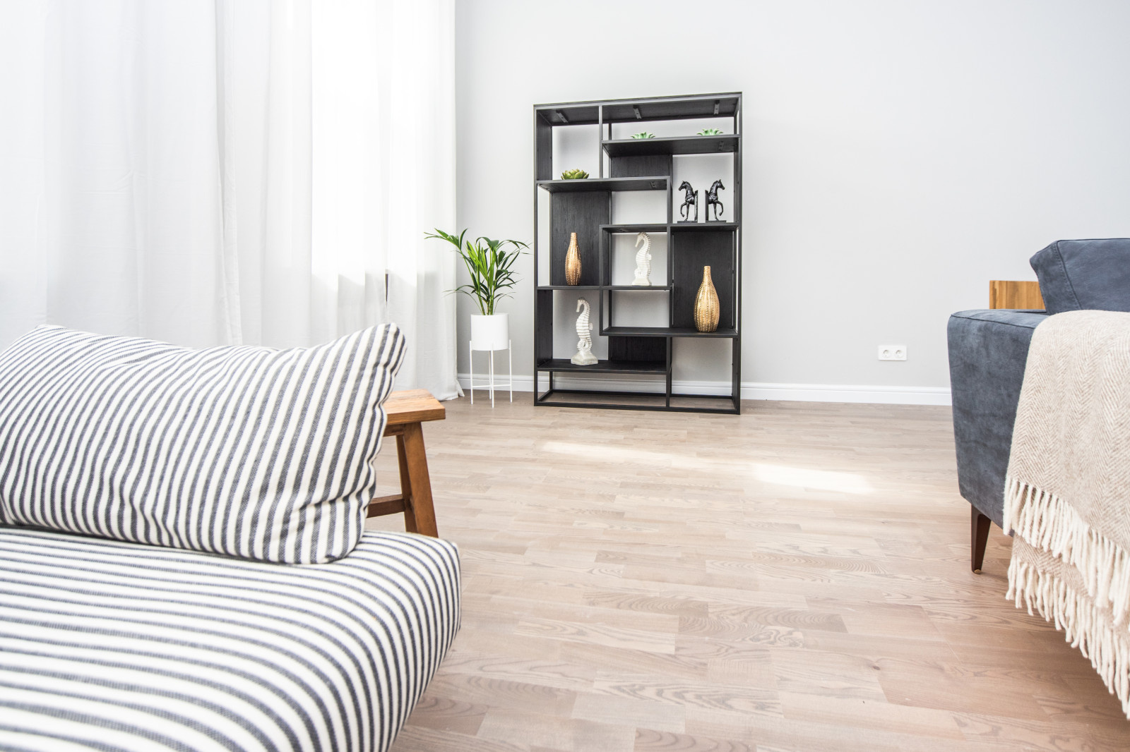 HOME STAGING