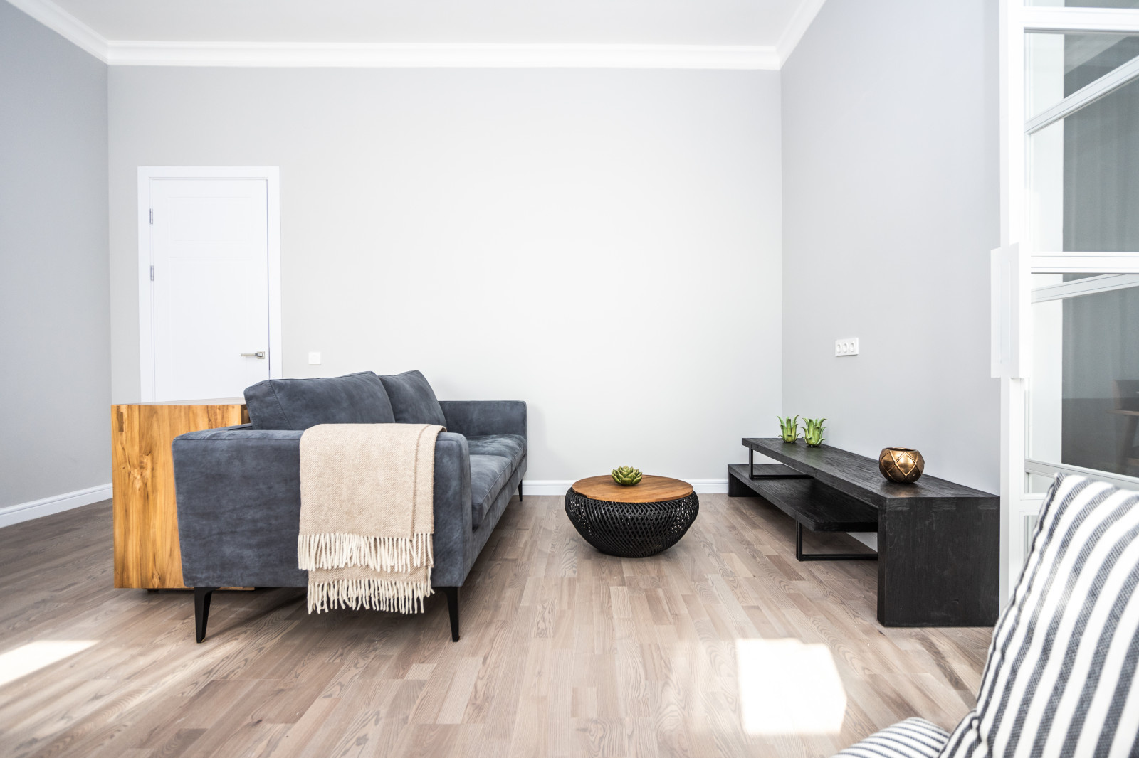 HOME STAGING