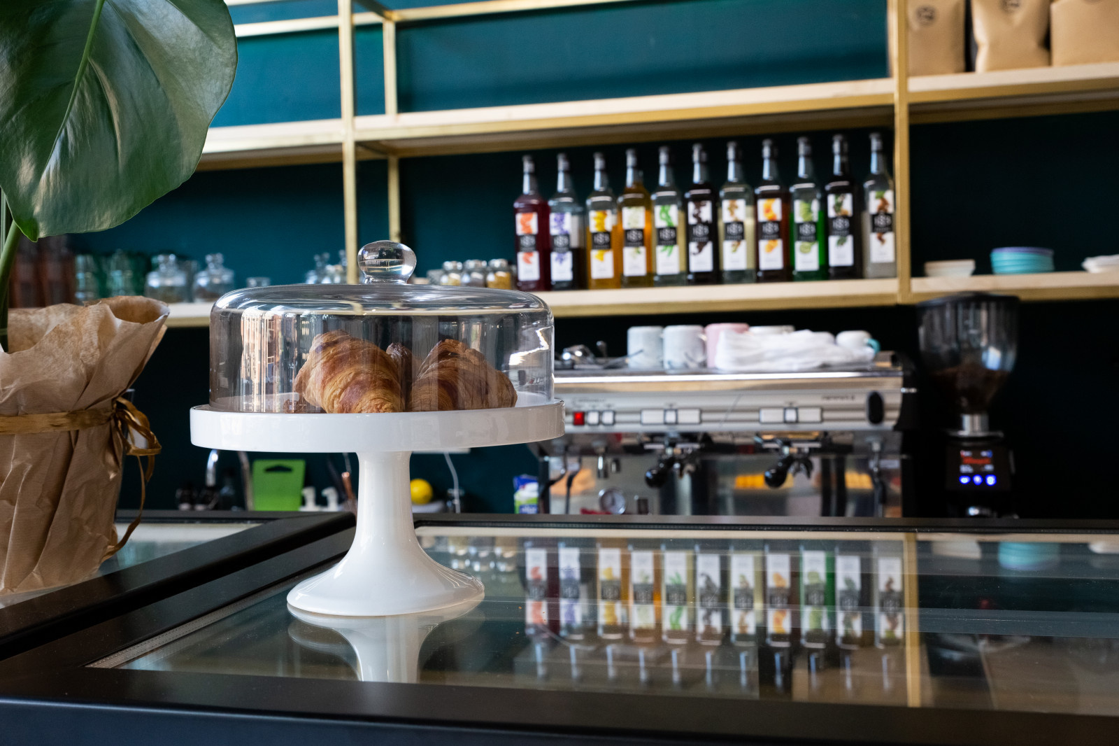 SHE_RA cafe