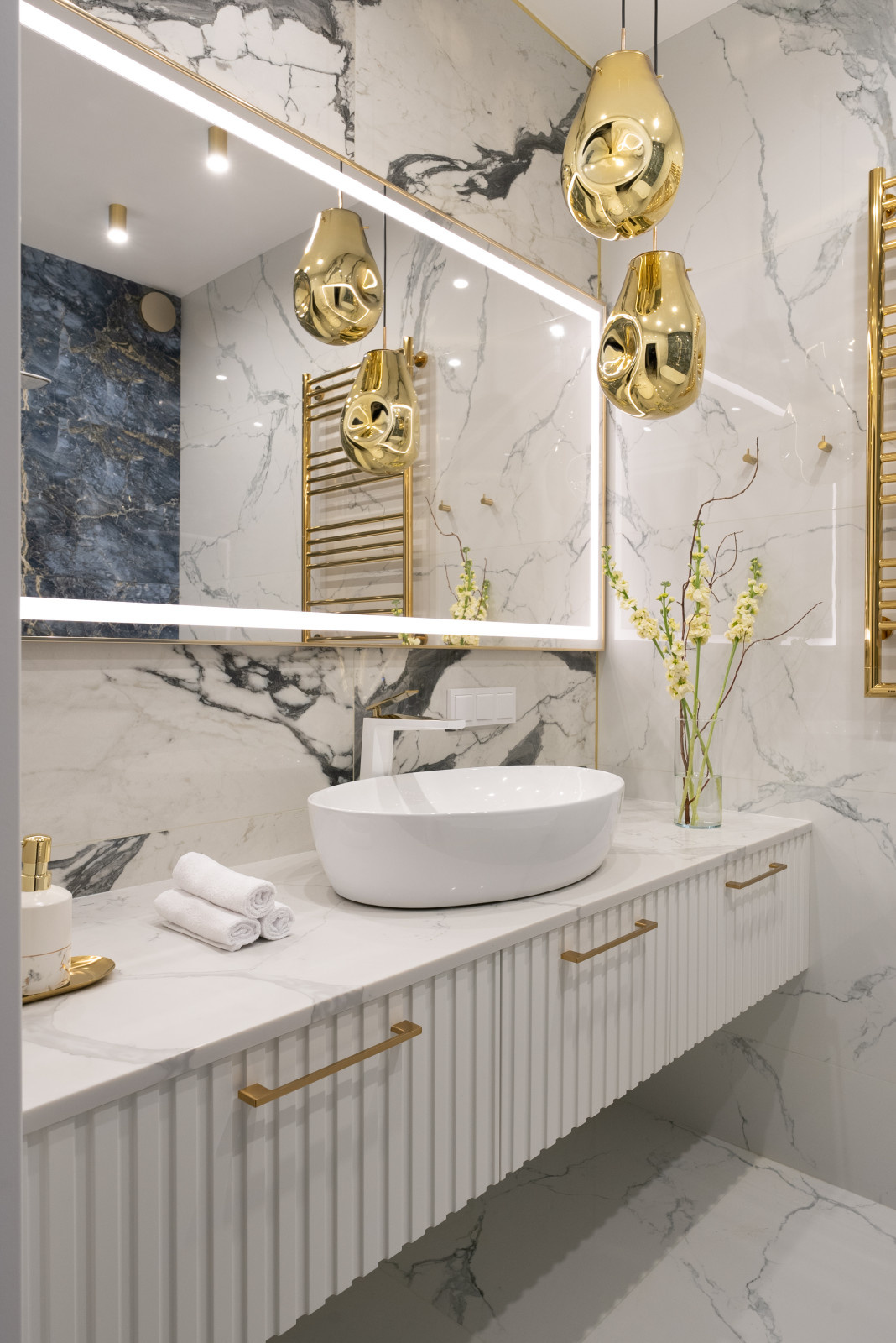 Обложка проекта: Неоклассика с акцентами индиго