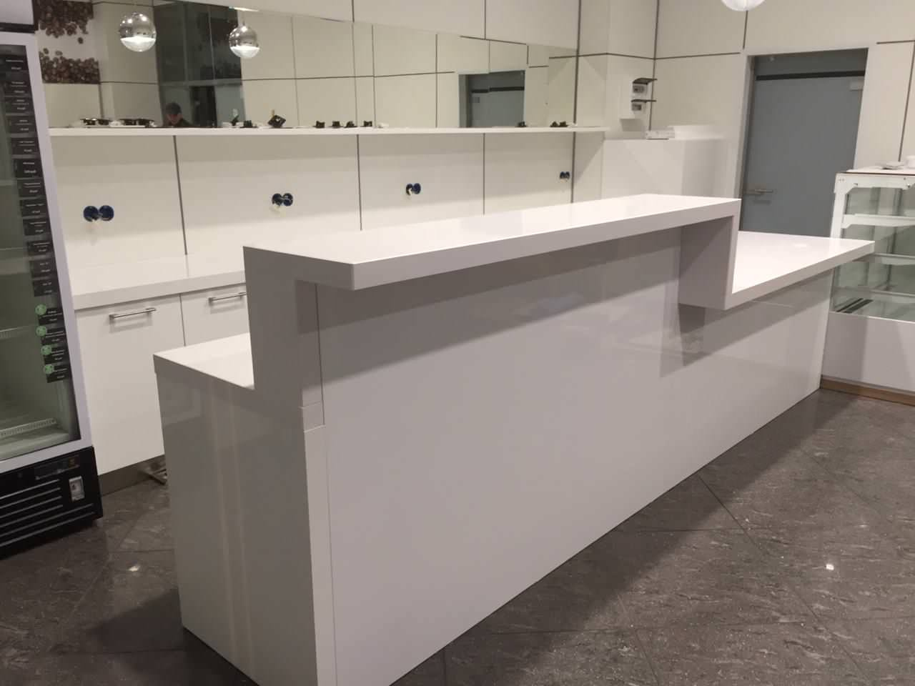 Ресепшен Silestone Blanco Zeuz