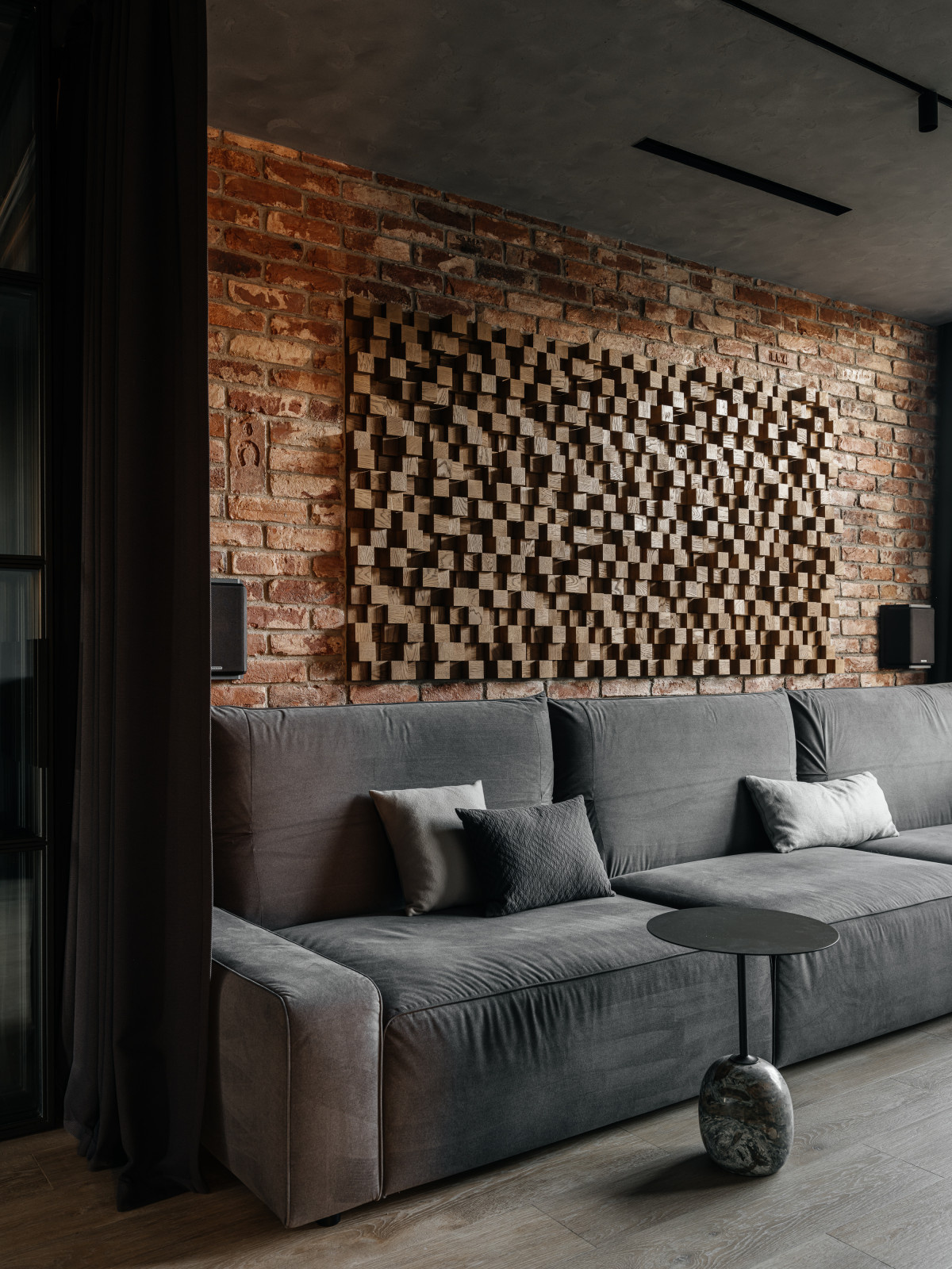 LOFT INT