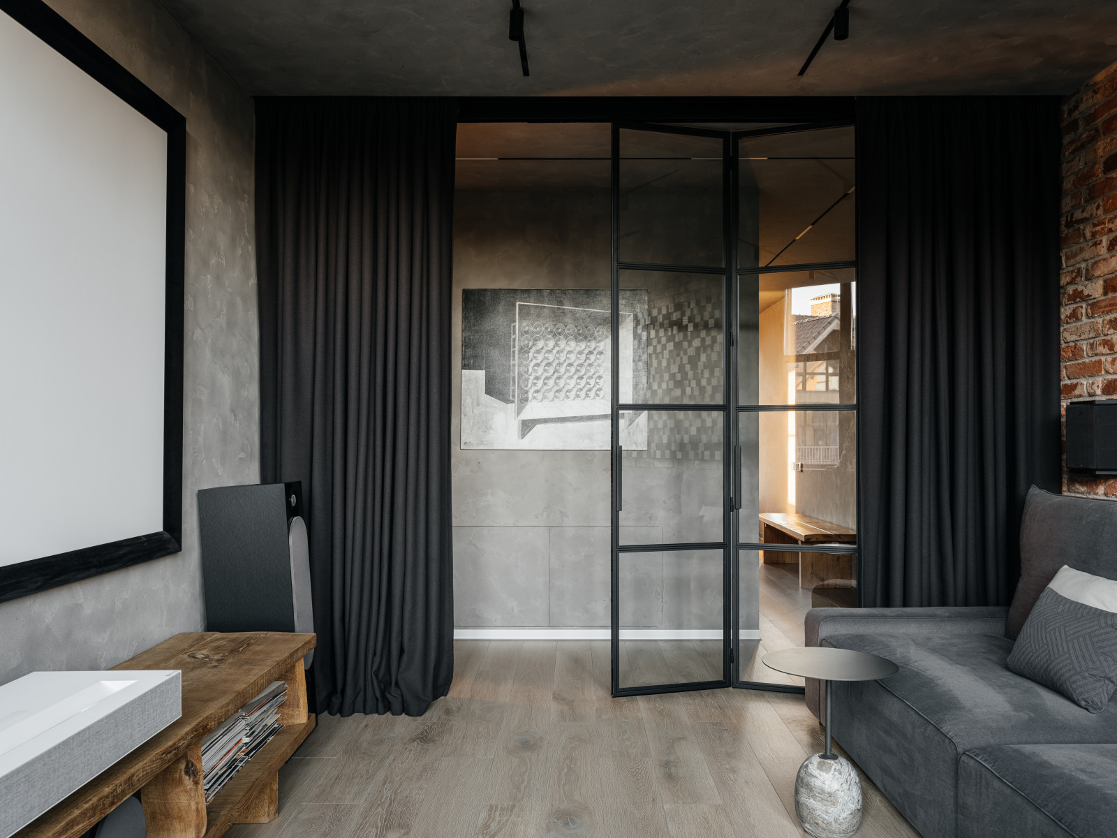 LOFT INT