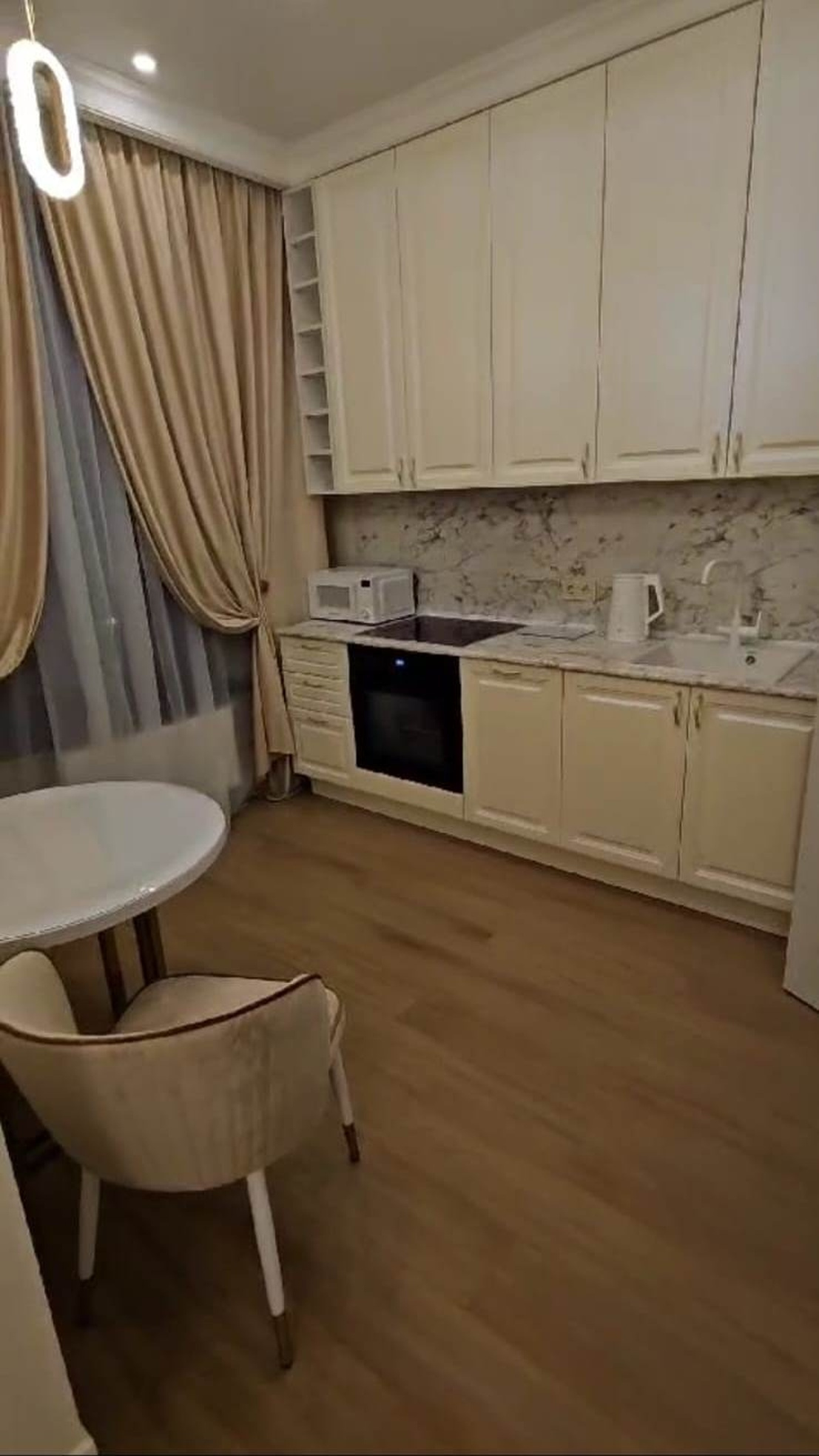 Усовершенствованный кварцевый SPC ламинат  Дуб Натуральный 6607-9, коллекция Family, г. Москва