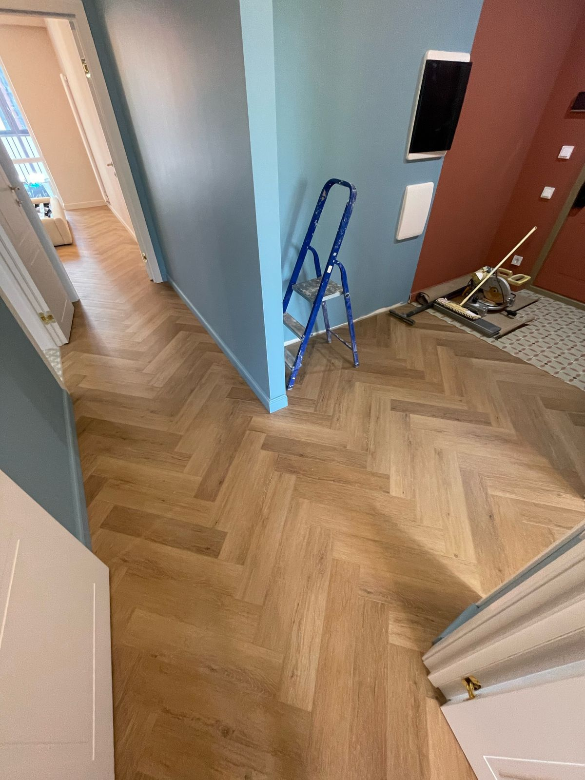 Усовершенствованный кварцевый SPC ламинат Шеффилд 190902EL-07, London, Казань