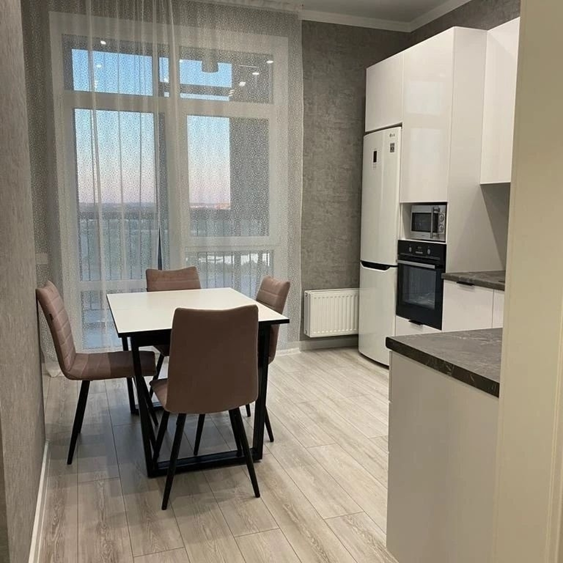 Усовершенствованный кварцевый SPC ламинат Дуб Белый SL3739-3, Family, Казань