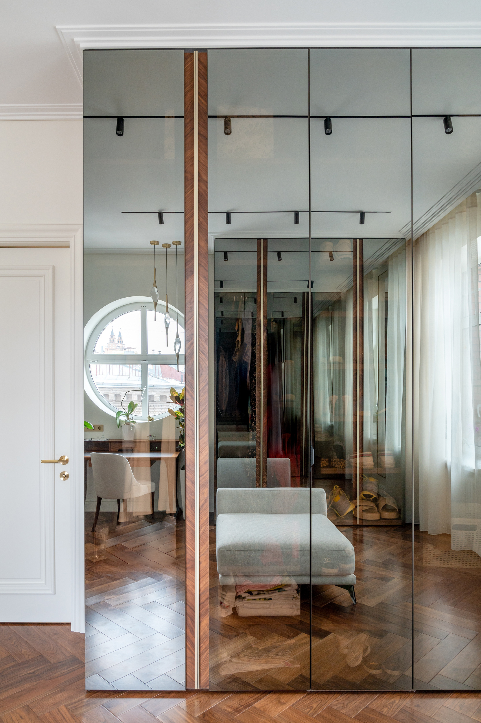 110 Новая звезда, Москва. Гардеробная.