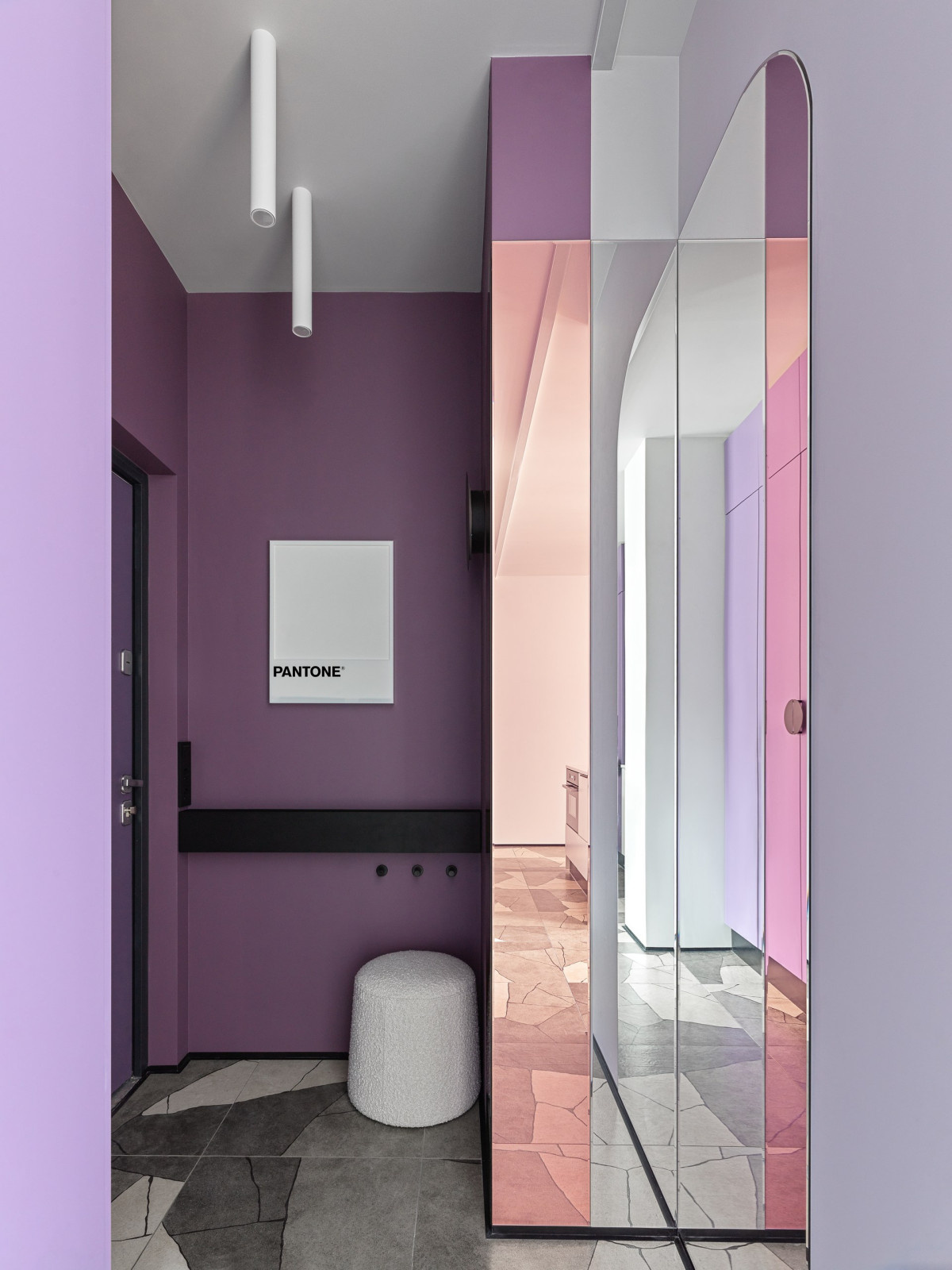 PANTONE 1