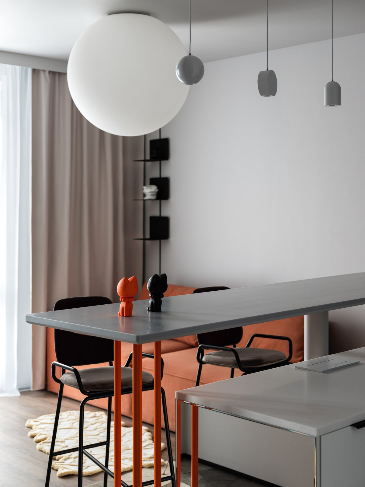 PANTONE 1