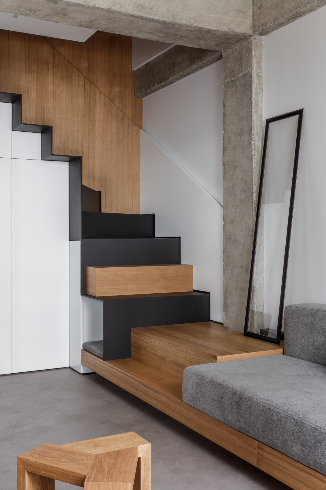 STAIRS INT