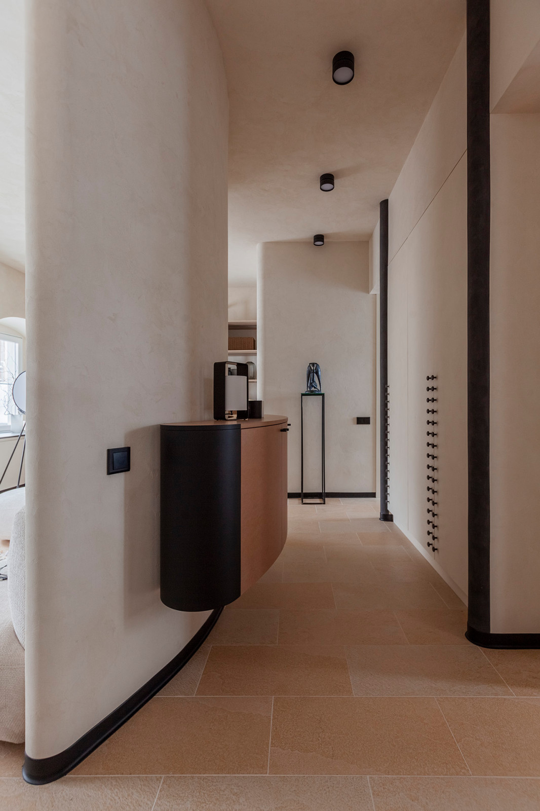 Добрая квартира - интерьер 49м² в доме XIX века