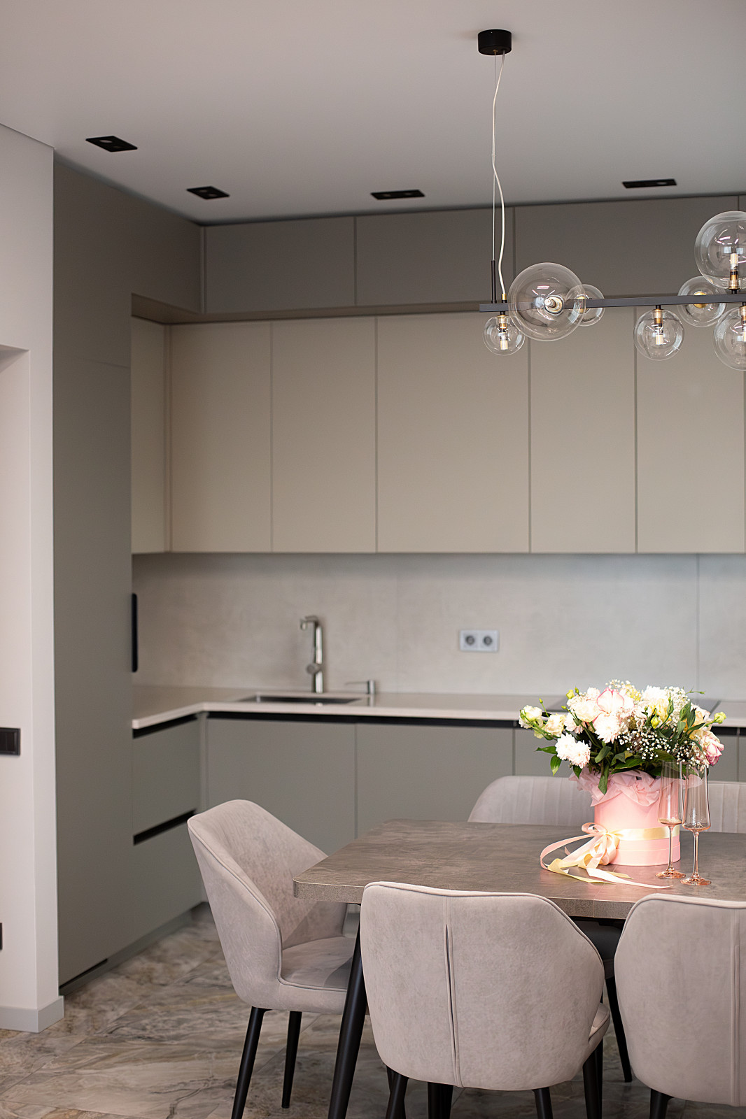 Фоновое изображение профиля Белла Глянева