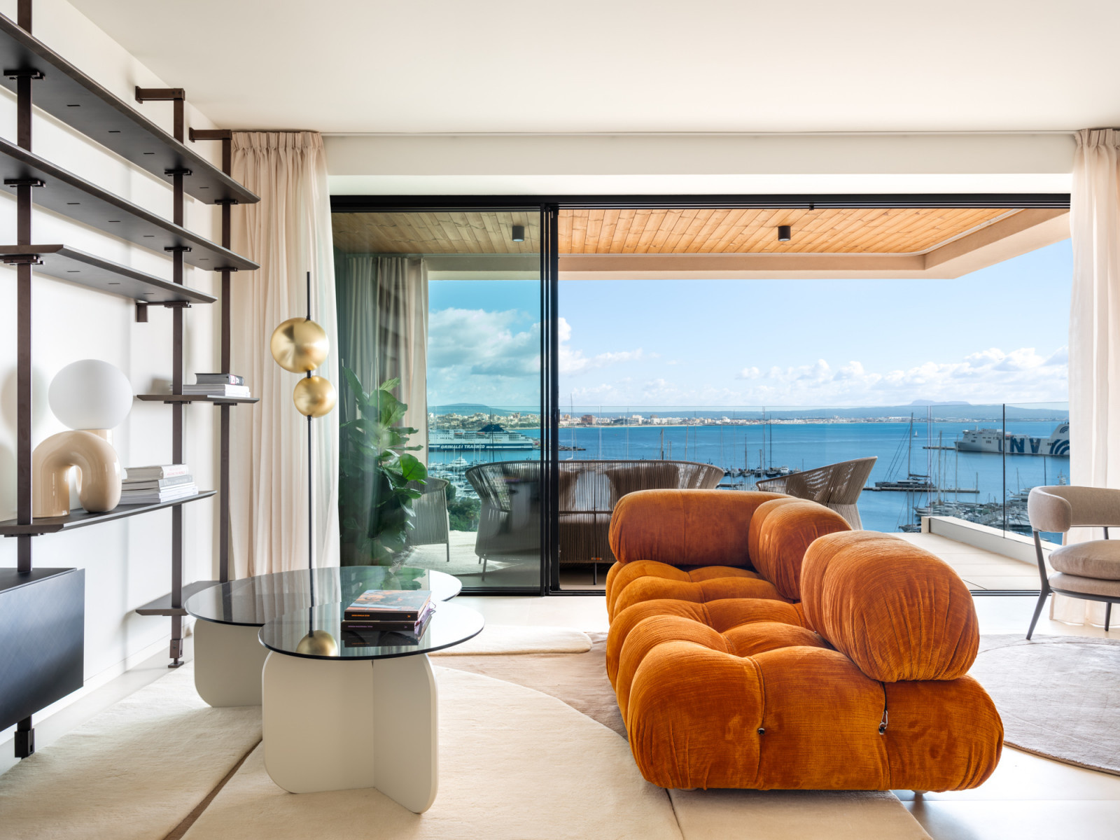 Sea view apartment