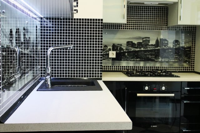 Skinali - kitchen glass splash back