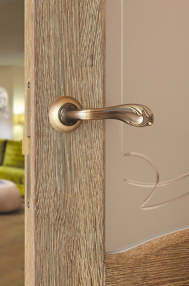 Alvero doors in details
