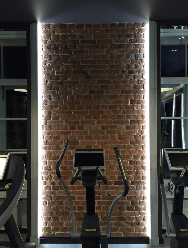 Fitness palace" .Конногвардейский .Плитка "Ижора".