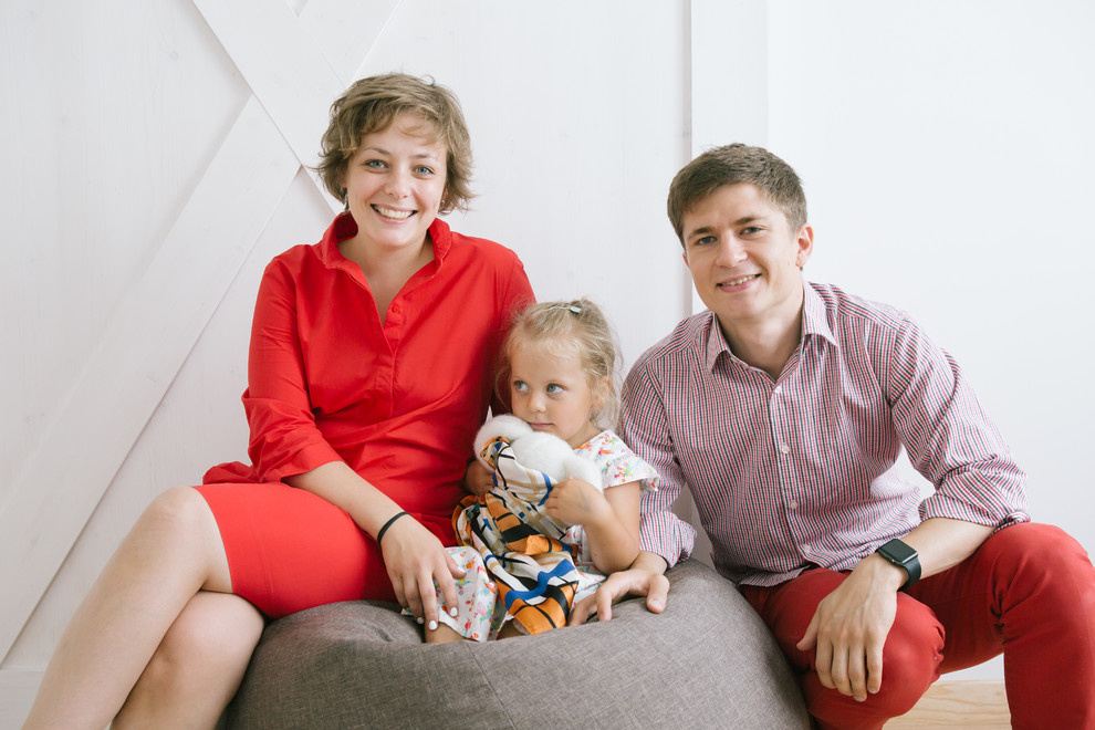 В гостях: Трехкомнатная квартира с умной планировкой и амбарной дверью