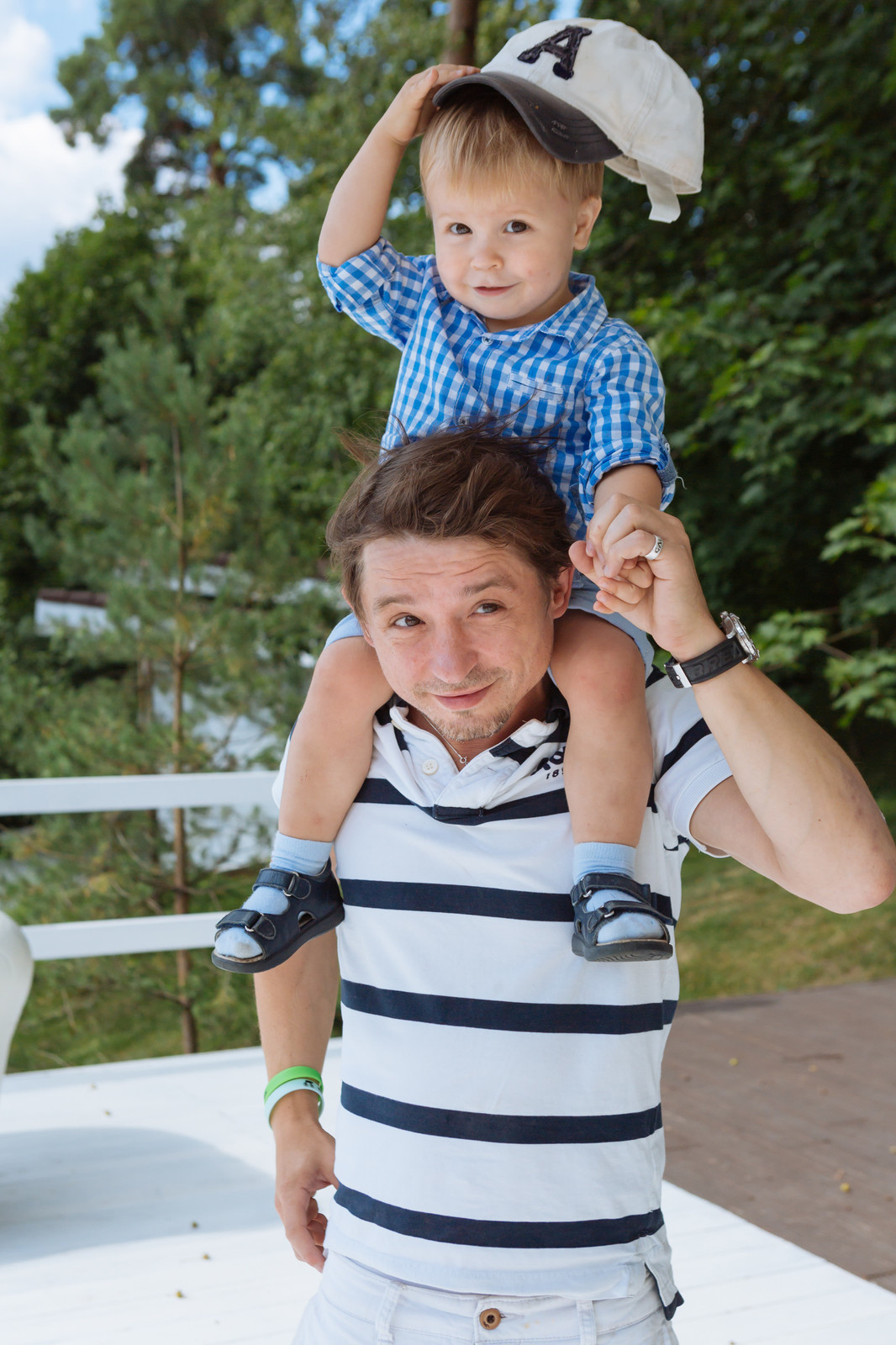 В гостях: Стеклянный дом на краю обрыва в Подрезково