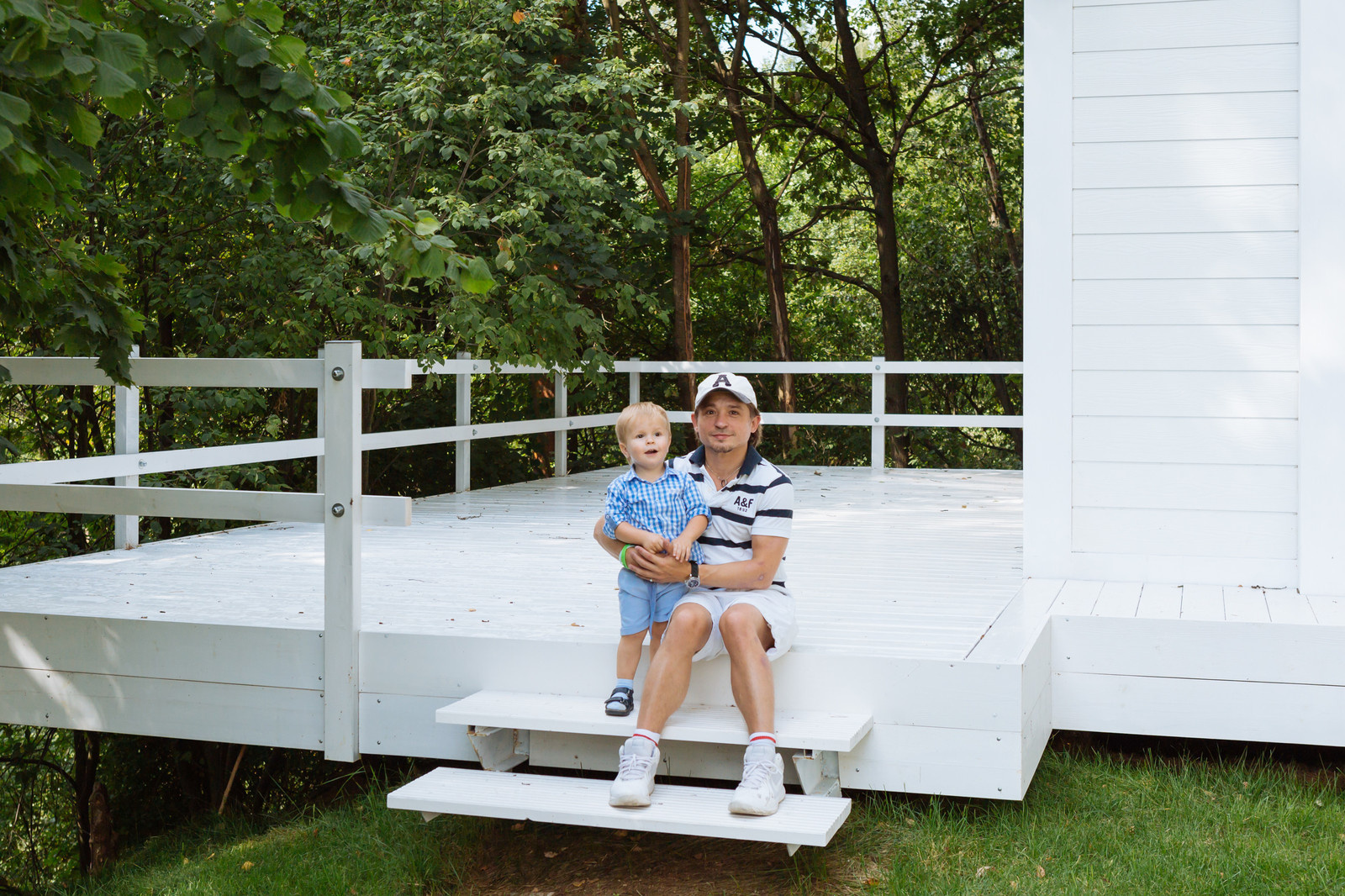 В гостях: Стеклянный дом на краю обрыва в Подрезково