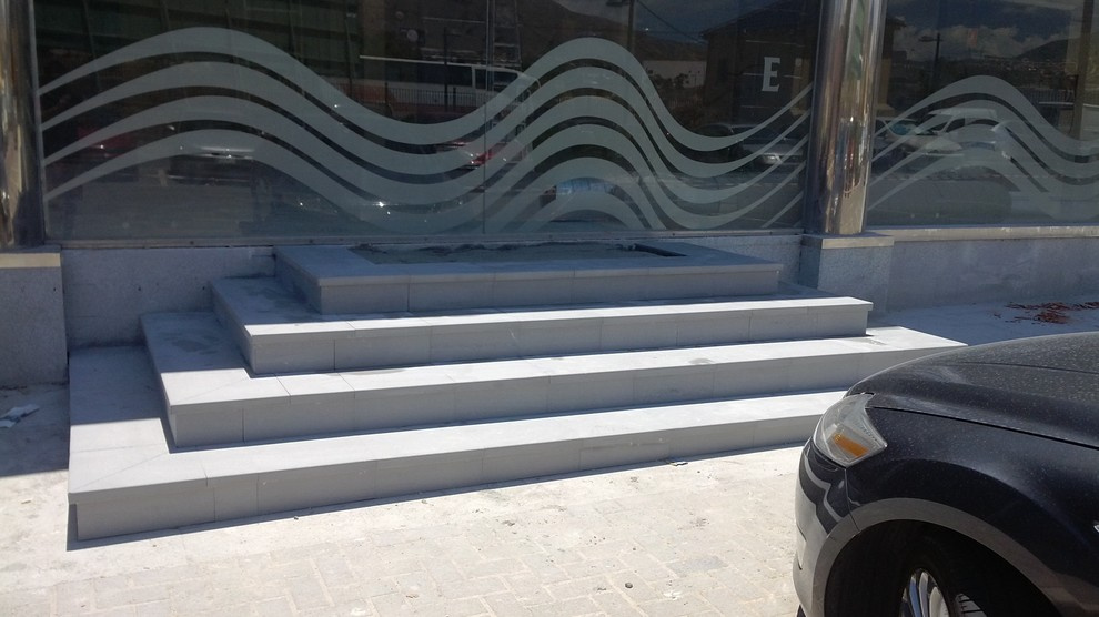 Reforma de casa de venta de coches