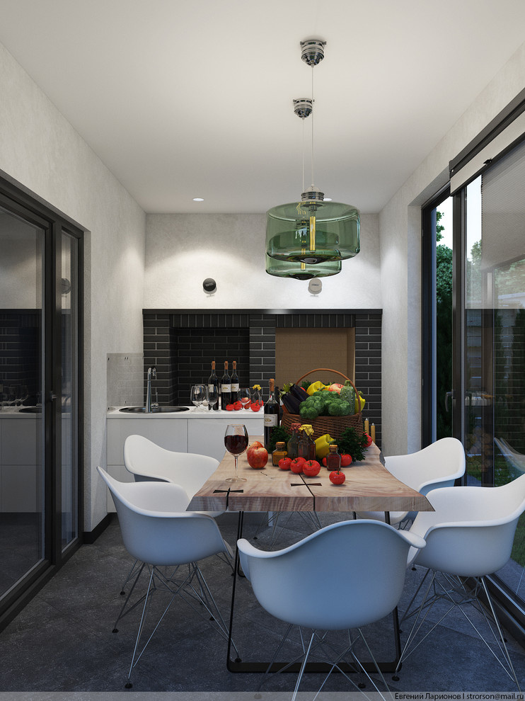 Евгений Ларионов