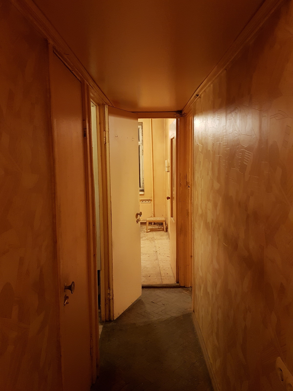 Коридор до ремонта