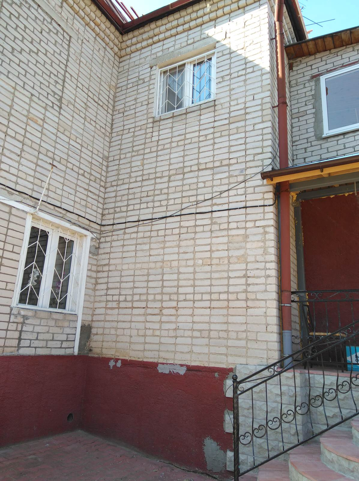 КАМЕНЬ И КИРПИЧ