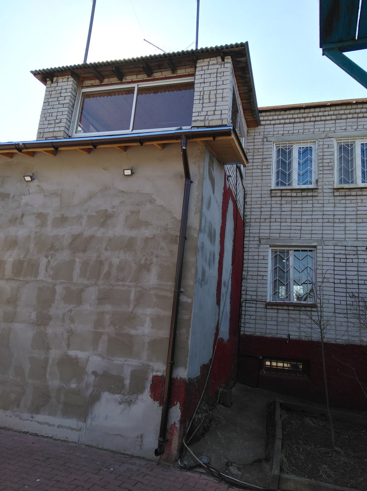 КАМЕНЬ И КИРПИЧ