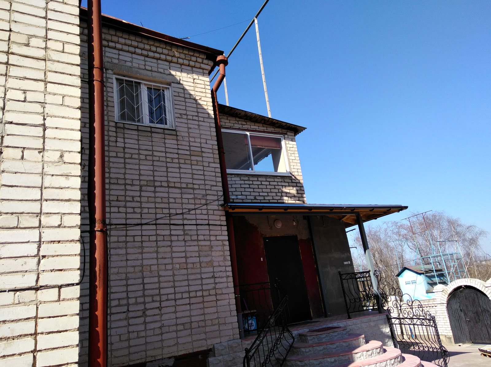 КАМЕНЬ И КИРПИЧ