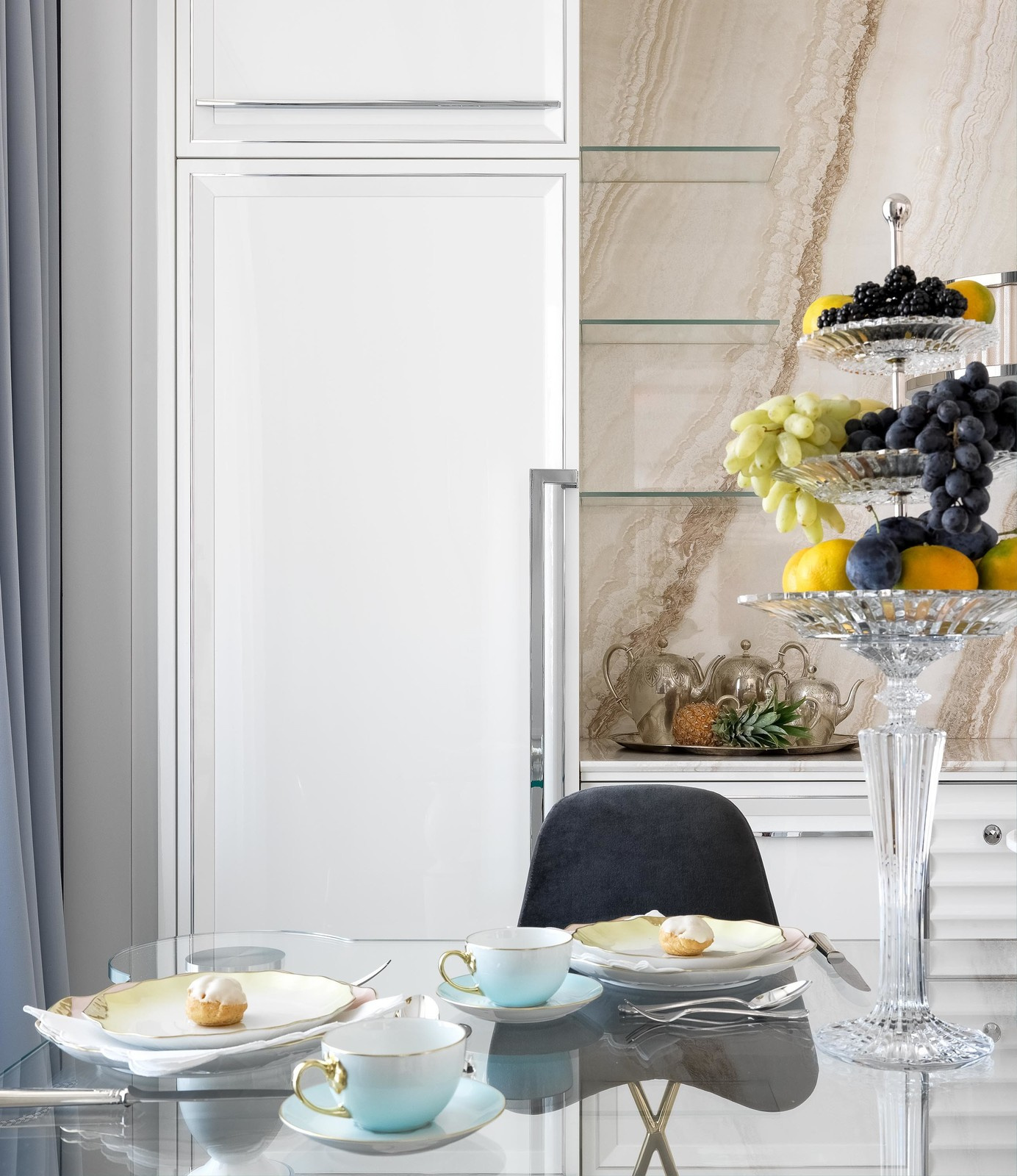 Elegance white apartment