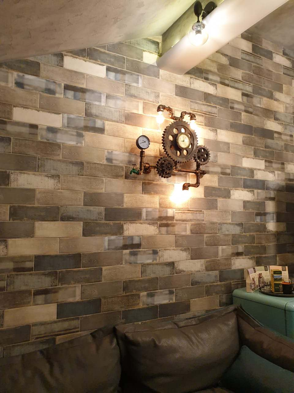 15cf6b08-bb8f-434a-ad0e-318d28e53ae3.jpg