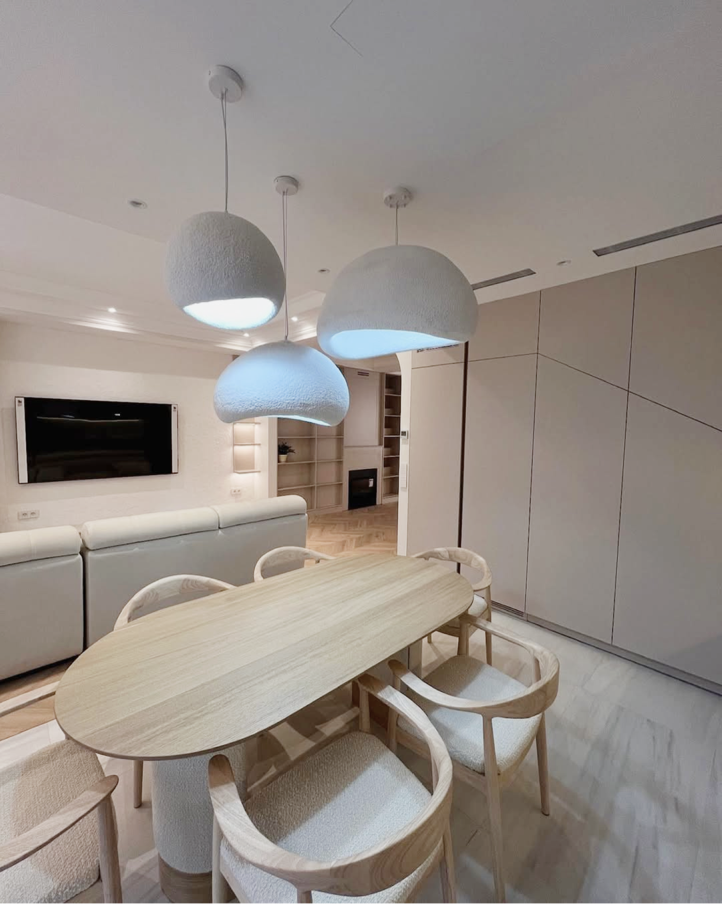 Кухня и мебель для гостиной в ЖК Английский квартал