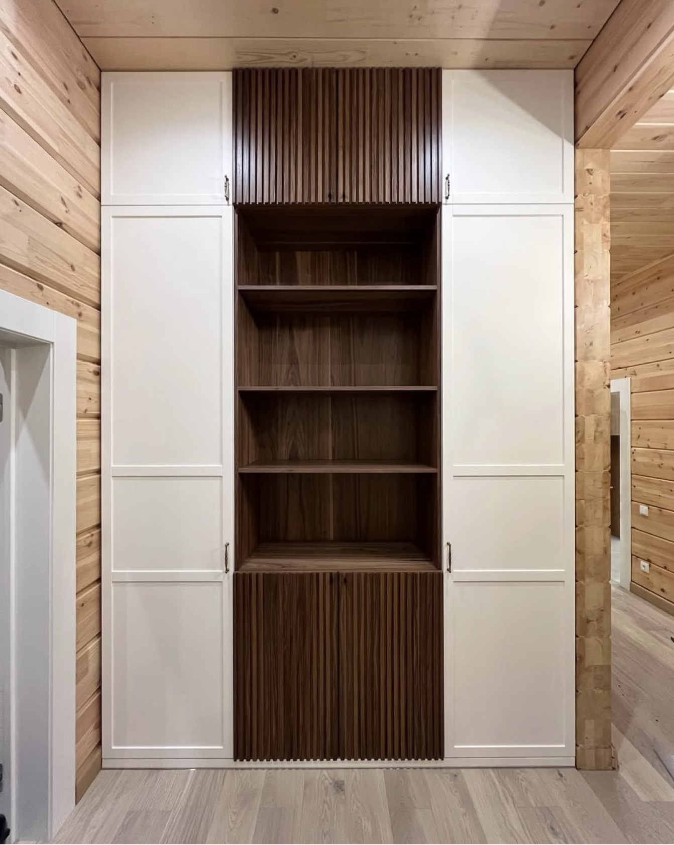 Шкафы для дома из бруса