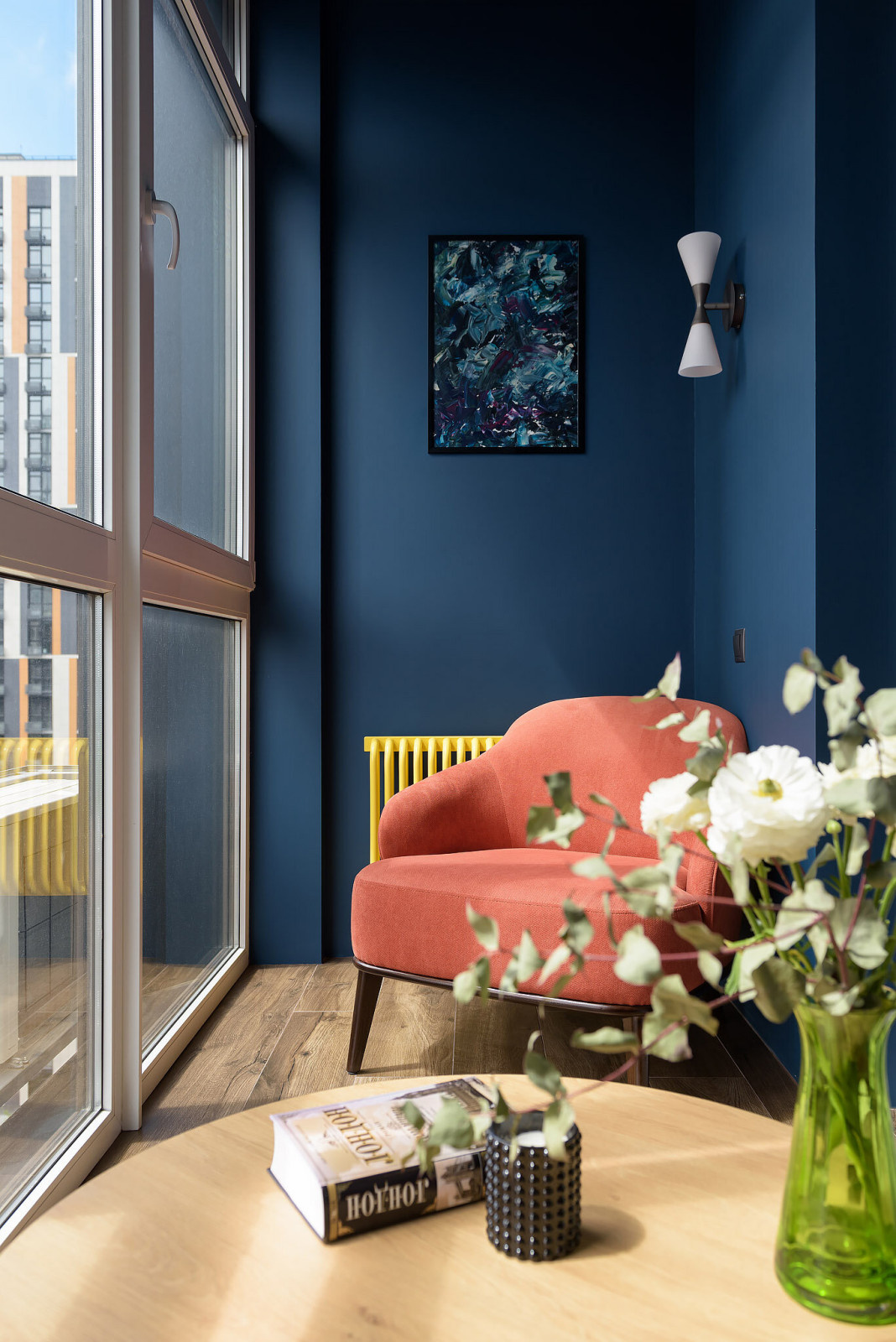 Houzz Украина: Небольшая квартира для молодой пары и двух котов