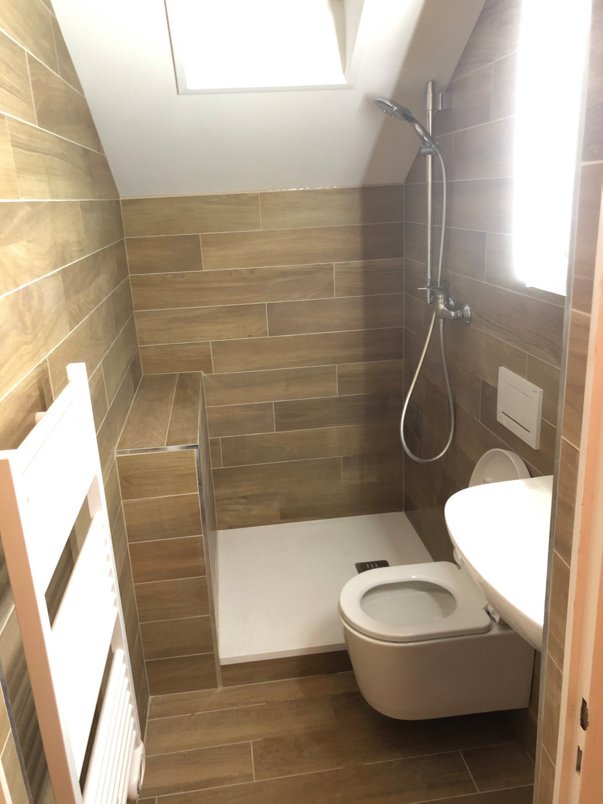 Обложка проекта: Maison Genthod 250 m2, salle d’eau en étage comble.