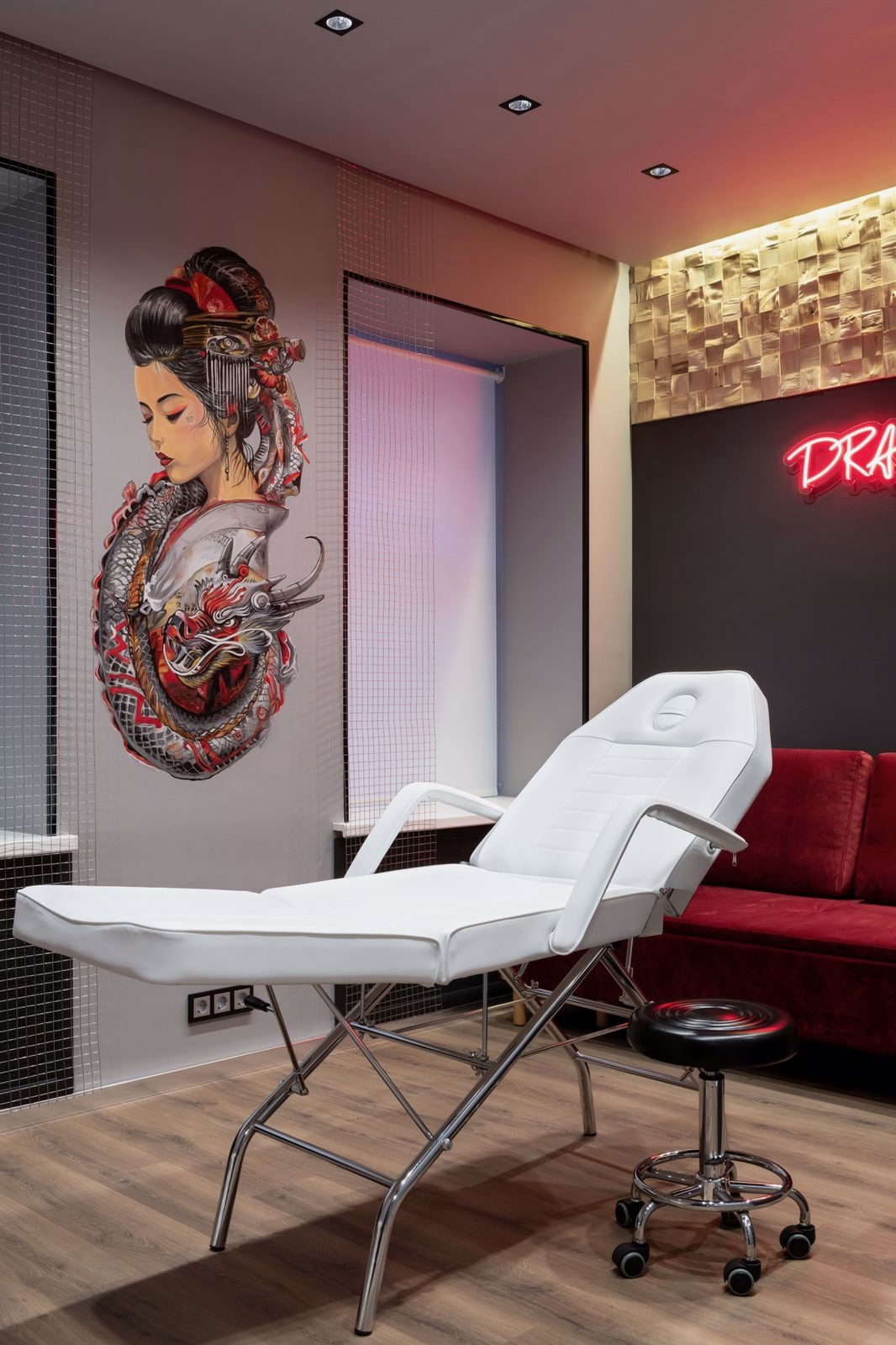 Роспись стен в салоне красоты