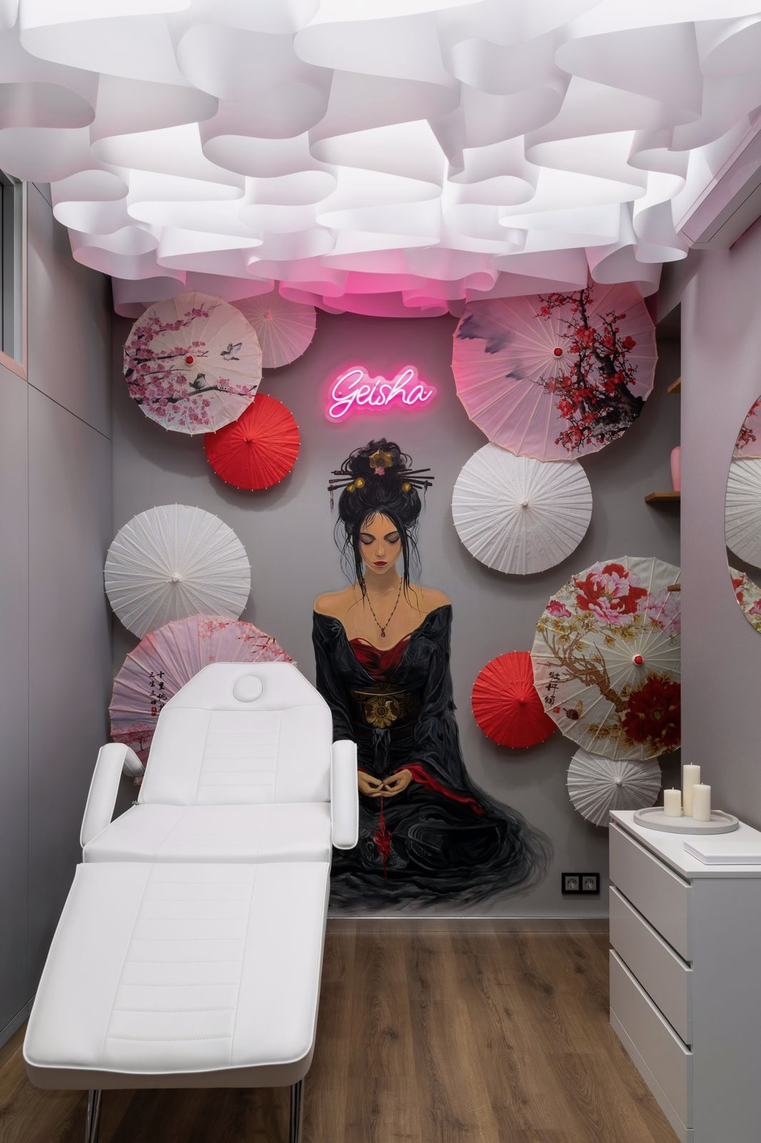 Роспись стен в салоне красоты