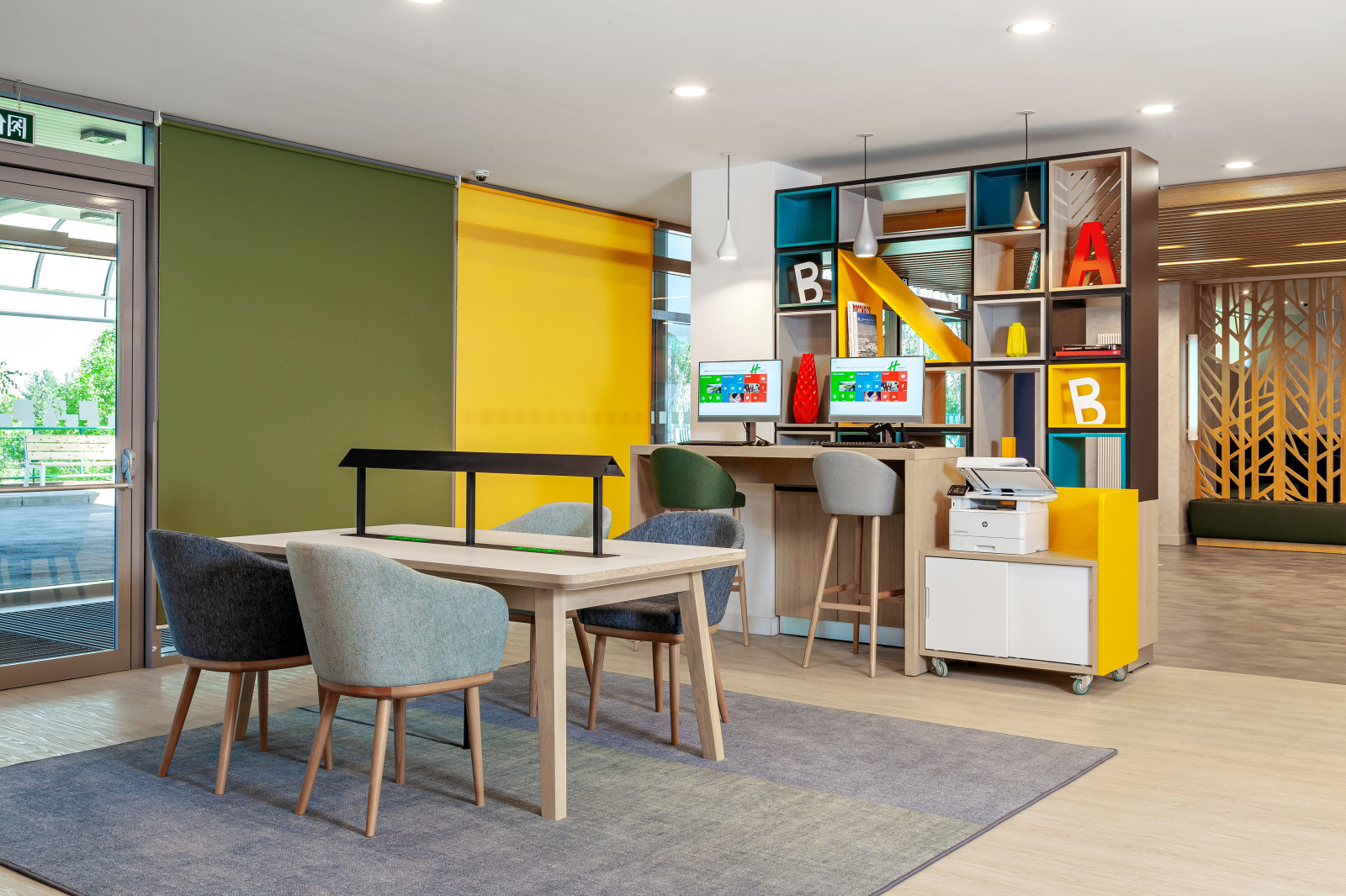Отель Holiday Inn