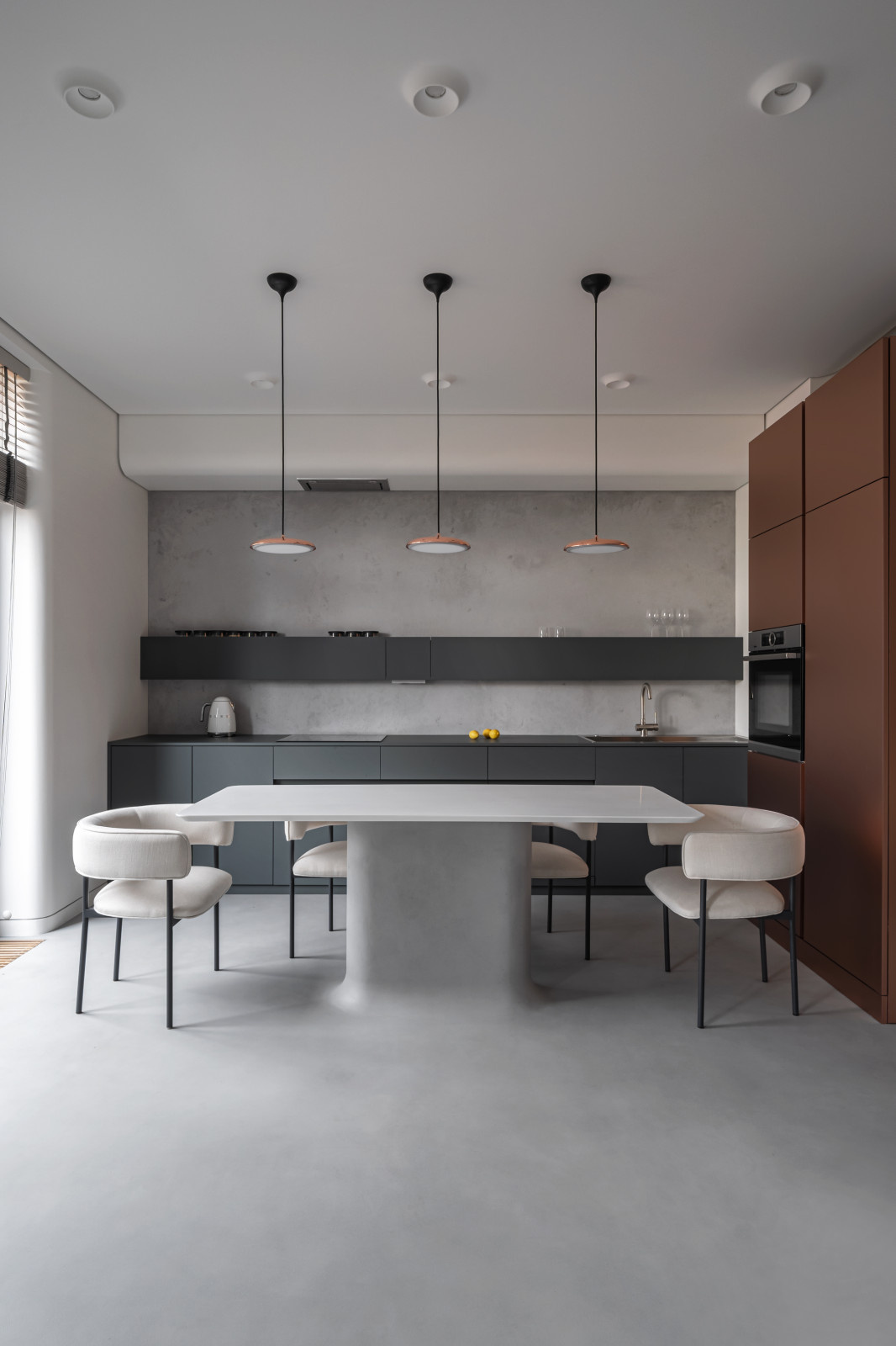 Houzz Украина: Квартира с изгибами и минимумом наполнения