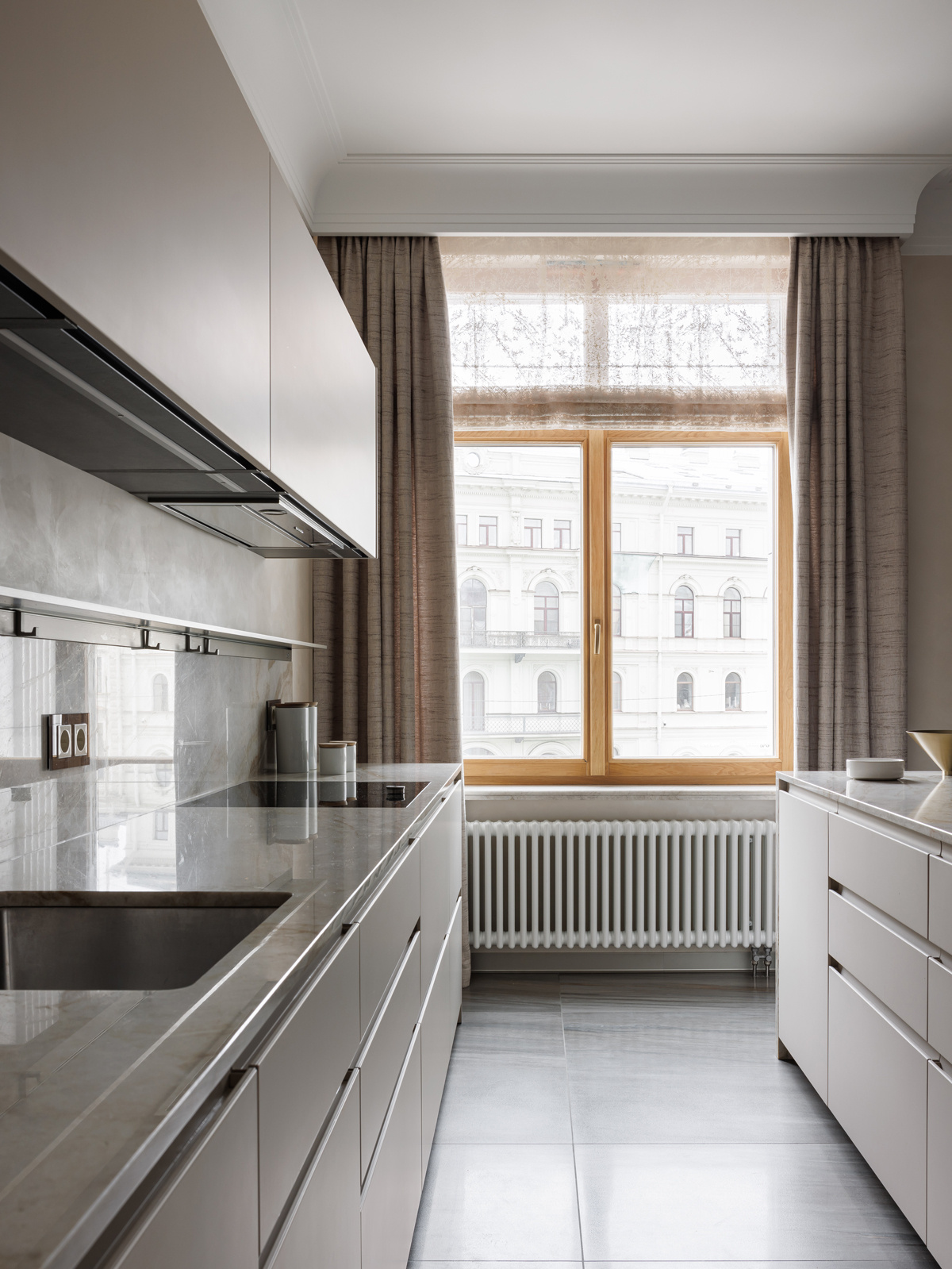 Петербургская квартира в неоклассическом стиле