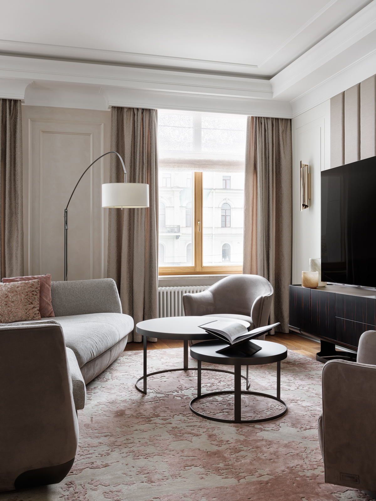 Петербургская квартира в неоклассическом стиле